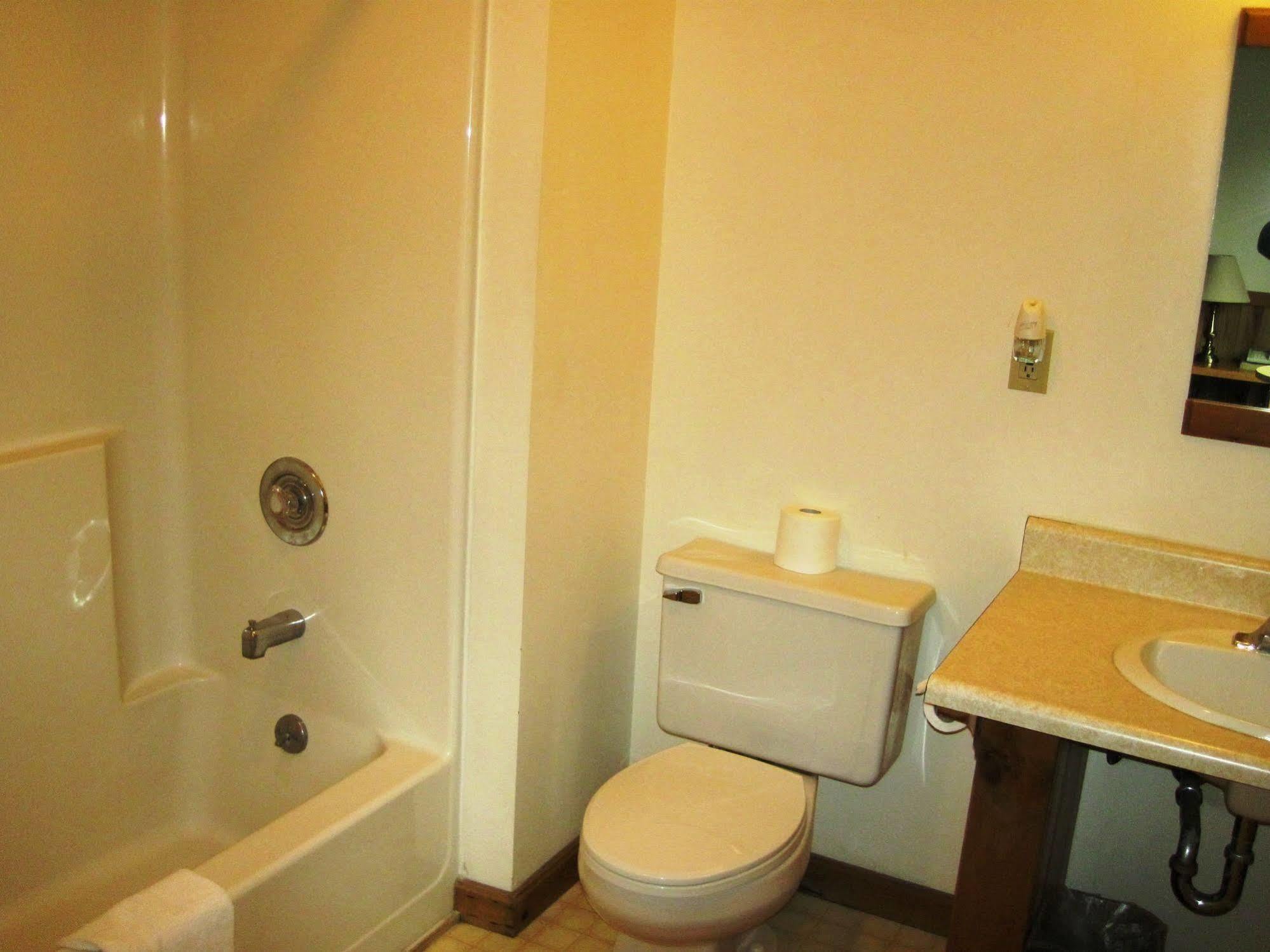 Mountain Sports Inn Killington Bagian luar foto