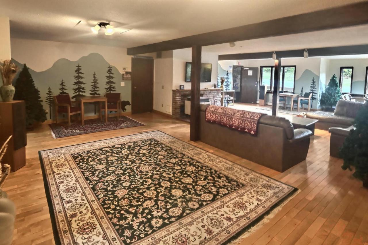 Mountain Sports Inn Killington Bagian luar foto